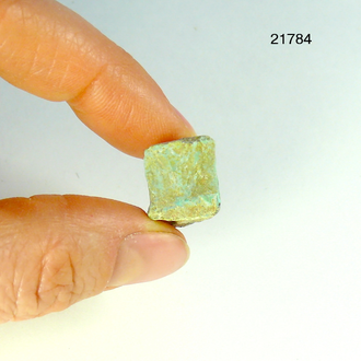 Бирюза натуральная (необработанная) Казахстан арт.21784: 3,2г - 14*12*12мм