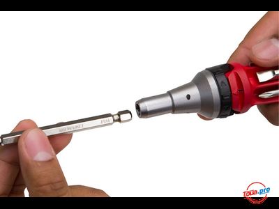 Отвертка универсальная с трещоткой 9 в 1 Milwaukee 4932471598