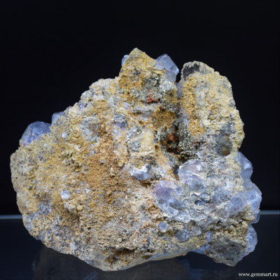 Флюорит- друза фантомных голубых кристаллов с пиритом на породе