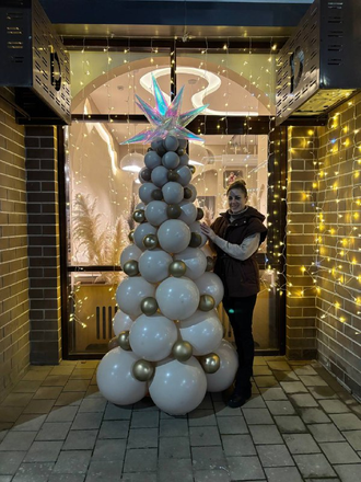 Фигура из шаров «Ёлочка гори»