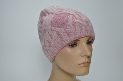 Итальянская розовая шапка с пайетками
