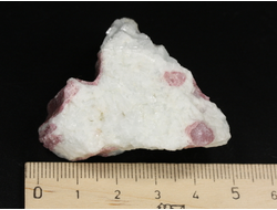 Турмалин розовый в кварце, Бразилия (49*38*27 мм, 48 г) №36186