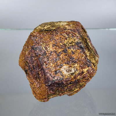 Альмандин (разн. гранат). Россия. 45*40*40мм