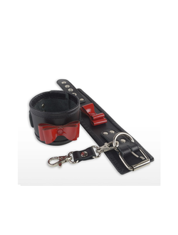 Кожаные наручники с декором лаковый красный бантик