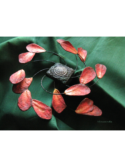 Ветроворот Вечности. Эффектная крупная брошь в стиле сериала "Рейвенсвуд"