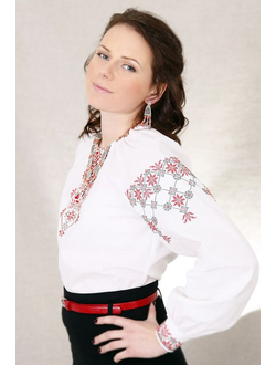 "Леля" белая с красной вышивкой