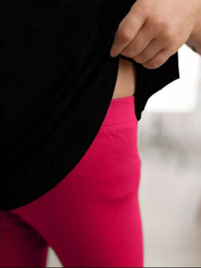 Футболка и леггинсы