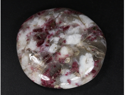 Турмалин розовый в кварце, полировка плоская, Бразилия (44*41*8,5 мм, 30 г) №35690