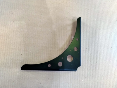 Кронштейн полки угловой с отверстиями