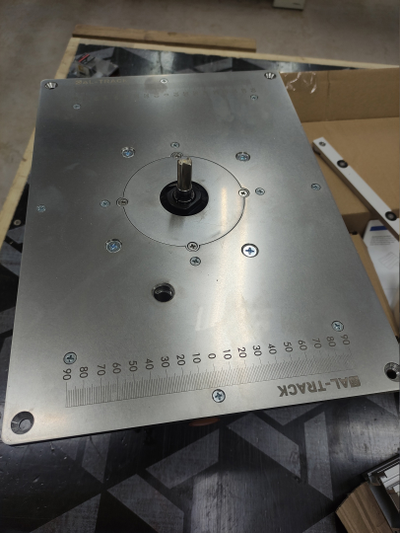 Пластина под TRITON TRA001 для установки фрезера в стол 350*250 ММ. с гравировкой линеек