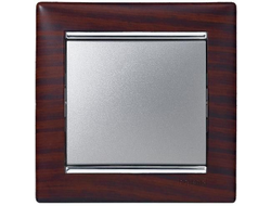 Выключатель Legrand Valena, рамка - темное дерево / серебряный штрих