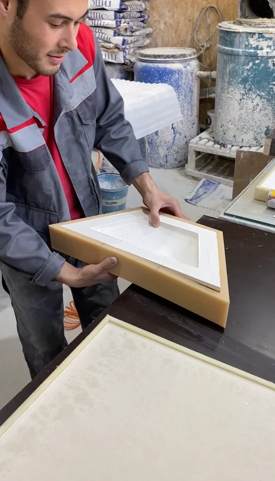 Выполняем расформовку и перемещаем отливку в сушку.