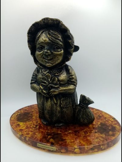 Бабушка Марта на подставке