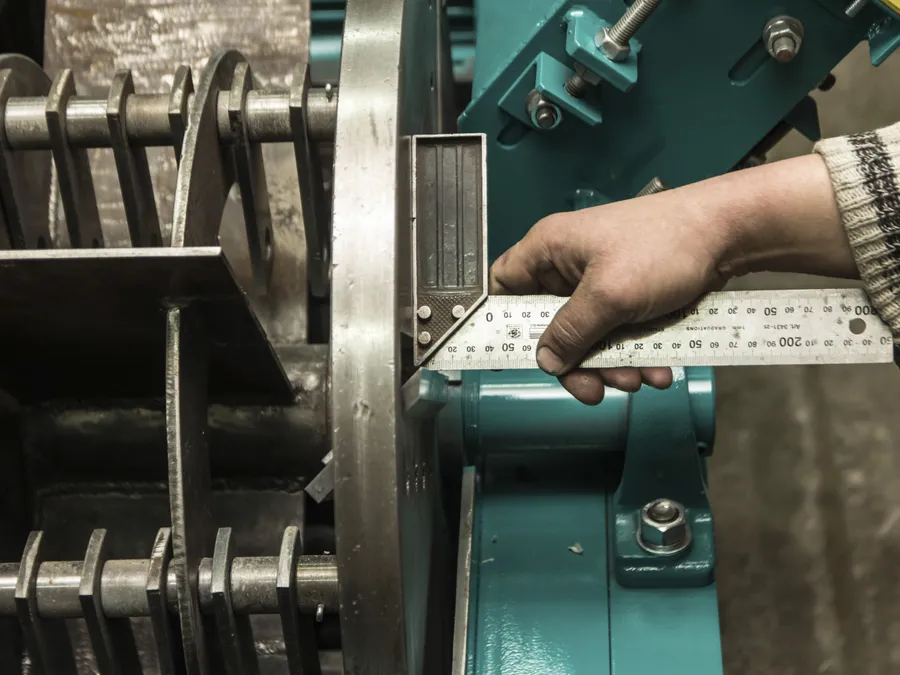 Вылет рубительных ножей