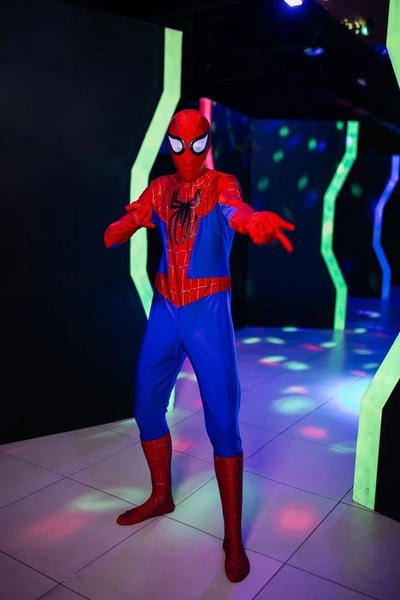 День рождения с аниматором в развлекательном центре LAZERFRAG в Петрозаводске