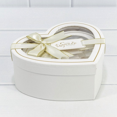 Коробка подарочная "Сердце" с окном и бантиком (белая), 22,2*19,5*9см