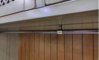 Встроенный шкафы для постирочной.