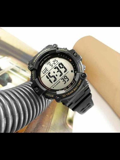 Часы Casio AE-1500WHX-1A