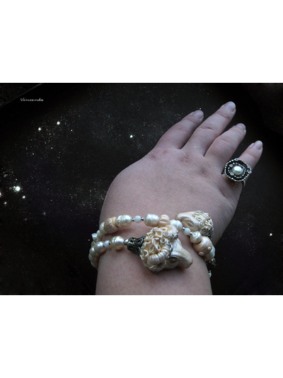 Браслет в стиле арт-нуво с овечкой и барашком