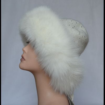 Итальянская вязаная шапка с меховой отделкой Vizio 6457 фото