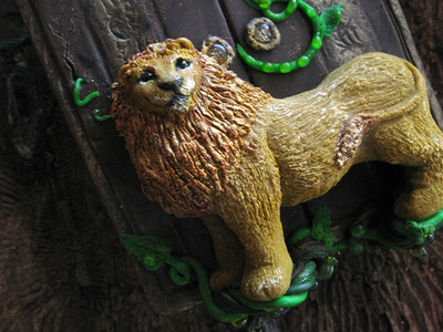 Колье "Аслан. Хроники Нарнии" (пышное колье с подвеской ручной работы)