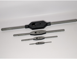 Набор метчикодержателей (Вороток для метчиков) из 4 шт (Квадрат: 2-4.5 мм; 2.5-7.1 мм; 3.55-9  мм; 6-18 мм;)