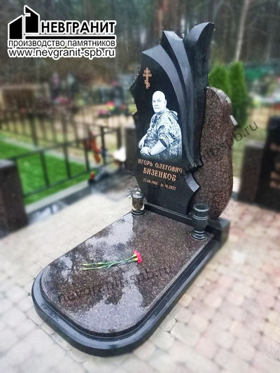 Гранитный комплекс  элитный 378  с крестом красивый