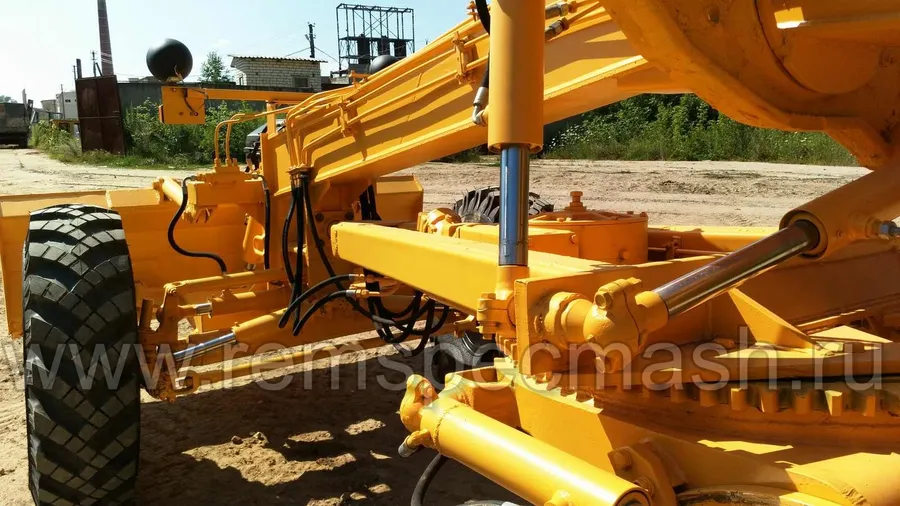 Автогрейдер ДЗ-180 после полного капремонта