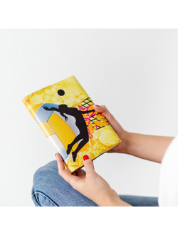 Ежедневник со сменной обложкой "Солнечная нападающая"