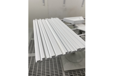 Затем опять шлифовка и финишное нанесение всех необходимых составов краскопультом. Модель готова к формовке. Выглядит уже совсем не страшно)