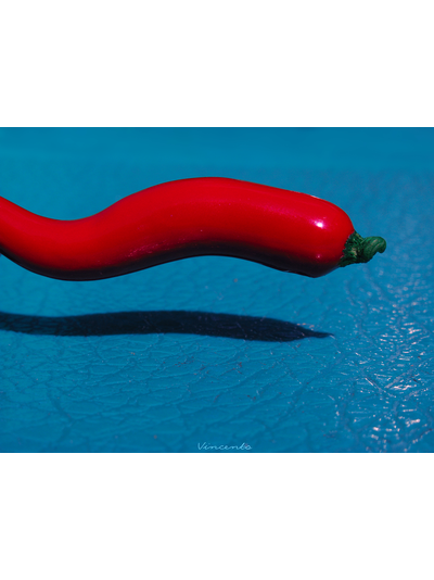 Ярко-красный кулон "Перчик Малибу"