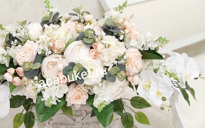 Романтична композиция из искусственных цветов Светлые мечты № УНС020/Заказать искусственные цветы