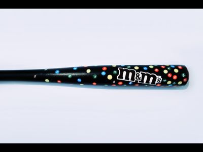 Бейсбольная бита M&amp;M's