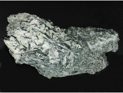 Актинолит в белом тальке, необработанный, дикий образец, Россия, Северный Кавказ, КЧР (90*48*22 мм, 102 г) №37770