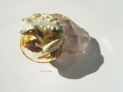 "Солнечная лягушка", фэнтезийное кольцо с кварцем