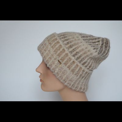 Бежевая шапка женская с отворотом Vizio Италия 8039 CRYO фото