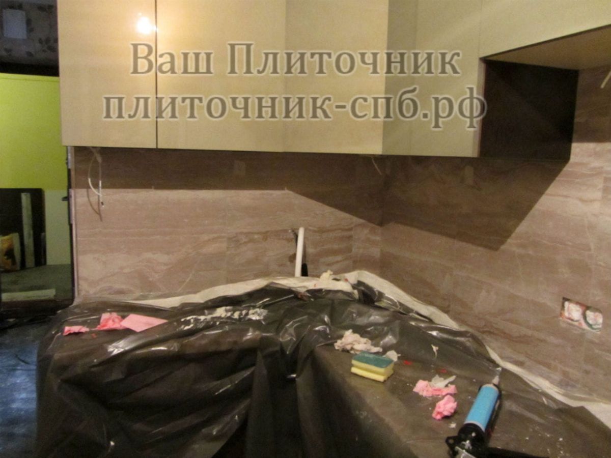 бесшовная укладка керамогранита 60*60 на фартук