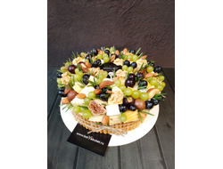 Торт из сырных закусок