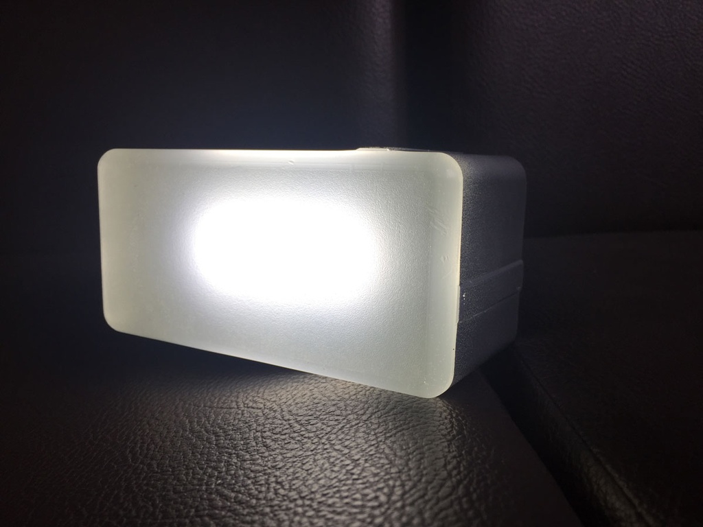 svetodiodnaya trotuarnaya plitka