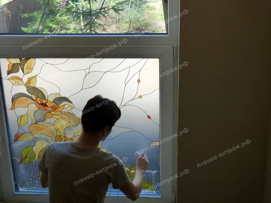 витражная пленка декор цветы-монтаж