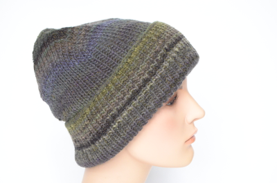 Зеленая итальянская женская шапка с отворотом Вицио