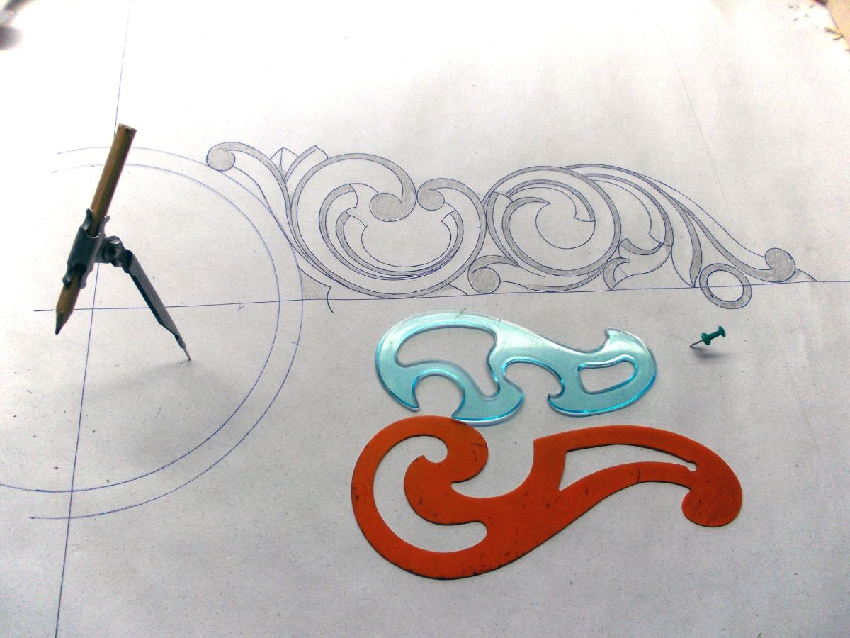 Гробница в храм, деревянная, резьба по дереву