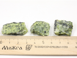 Змеевик, необработанный, дикий образец в ассортименте, Россия, КЧР, Урупский район (23-30 мм, 6-8 г) №37811