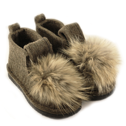 Купить классические валенки с помпоном