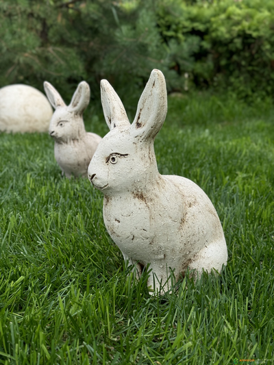 Скульптура 'Заяц' ср.