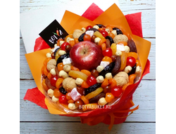 букет из сухофруктов с яблоком