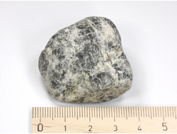 Гакманит (Содалит), светится в УФ, Россия, Мурманская обл. (32*31*24 мм, вес: 35 г) №26772