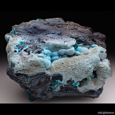 Хризаколла и прожилки малахита на породе. 75*41*57мм. Конго.