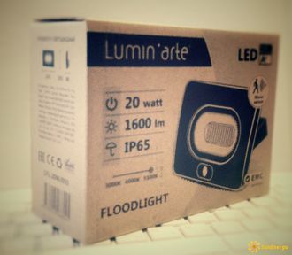 Светодиодный прожектор Lumin'arte 20Вт 220В с датчиком движения