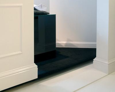 Напольный плинтус из дюрополимера Orac Decor - Axxent (Орак Декор - Акцент) SX118